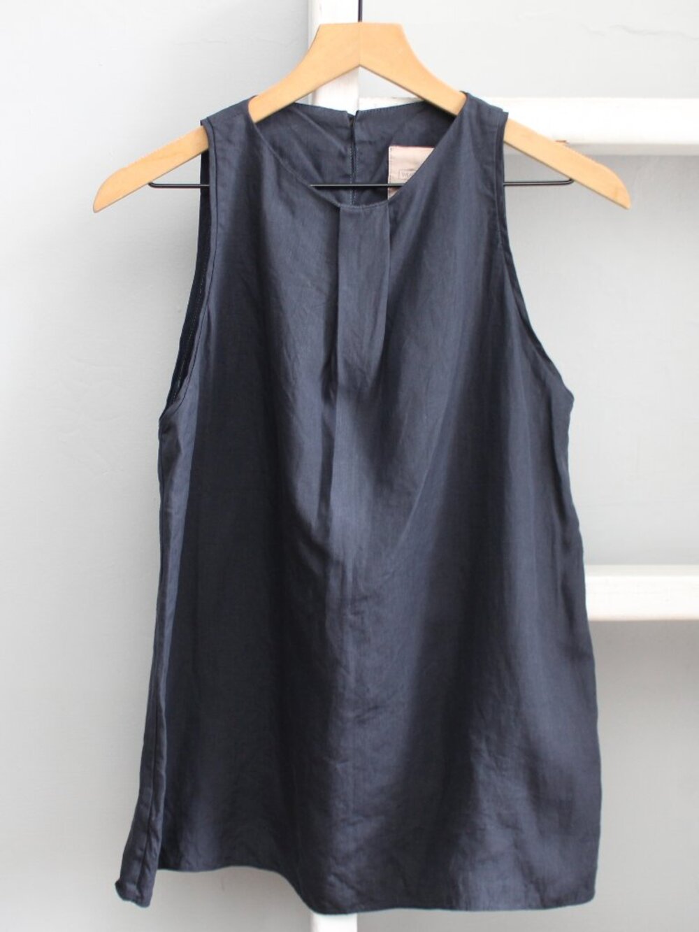 Wear In Good Health Navy Blue Pleated Linen Sleeveless Tunis Top Size Small